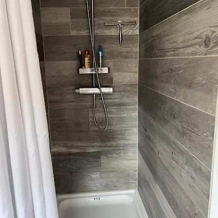 Rooms * Boom
